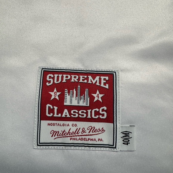 Supreme - Picture 7 of 16